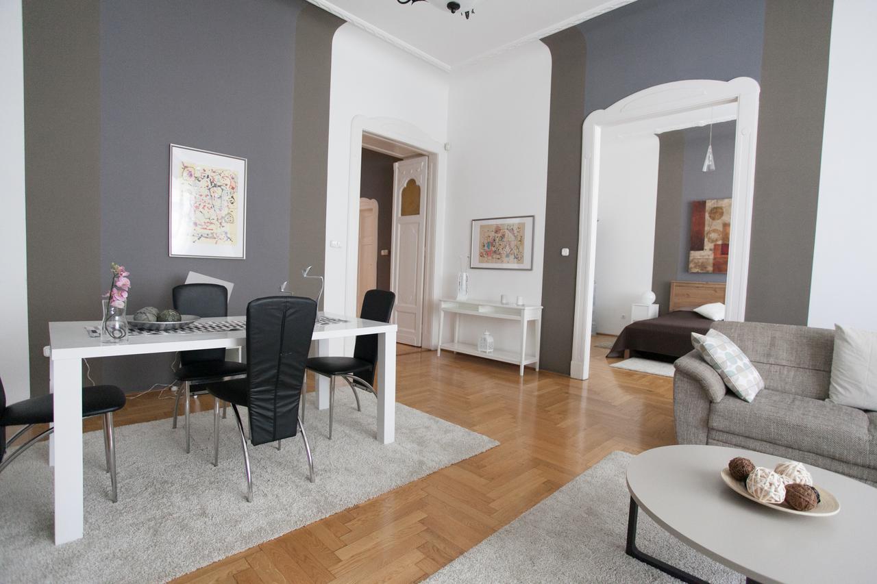 Royal Center Apartment บูดาเปสต์ ภายนอก รูปภาพ