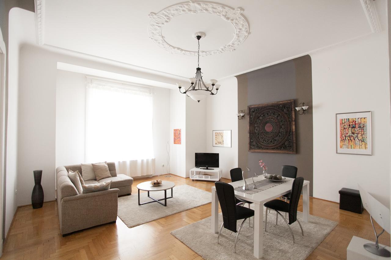 Royal Center Apartment บูดาเปสต์ ภายนอก รูปภาพ