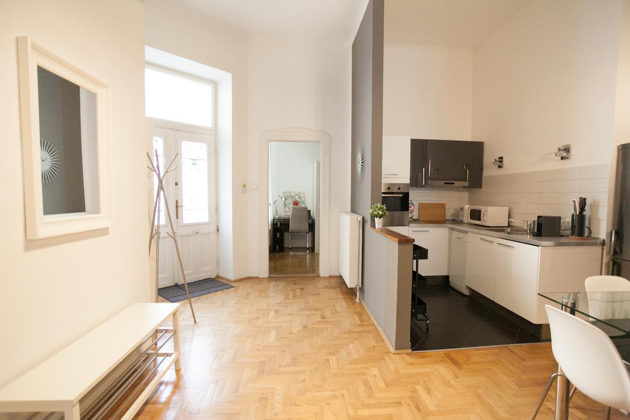 Royal Center Apartment บูดาเปสต์ ภายนอก รูปภาพ